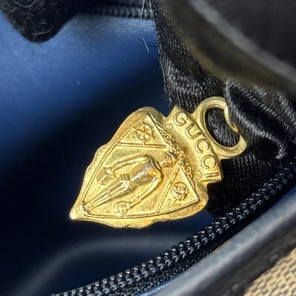 Gucci Jackie Vintage Black and Red Shoulder Bag - Picture 12 of 16